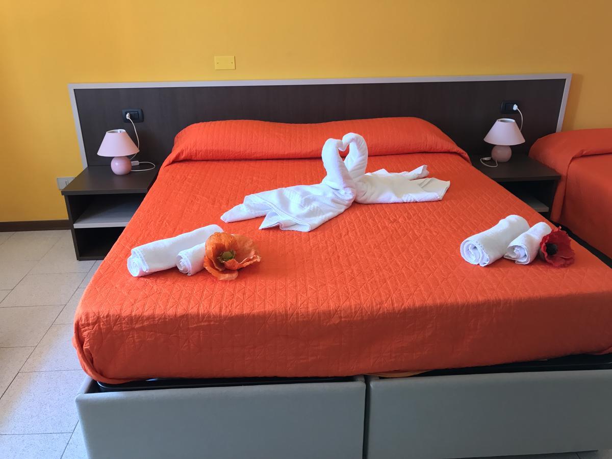 Hotel Marina Badesi Eksteriør billede
