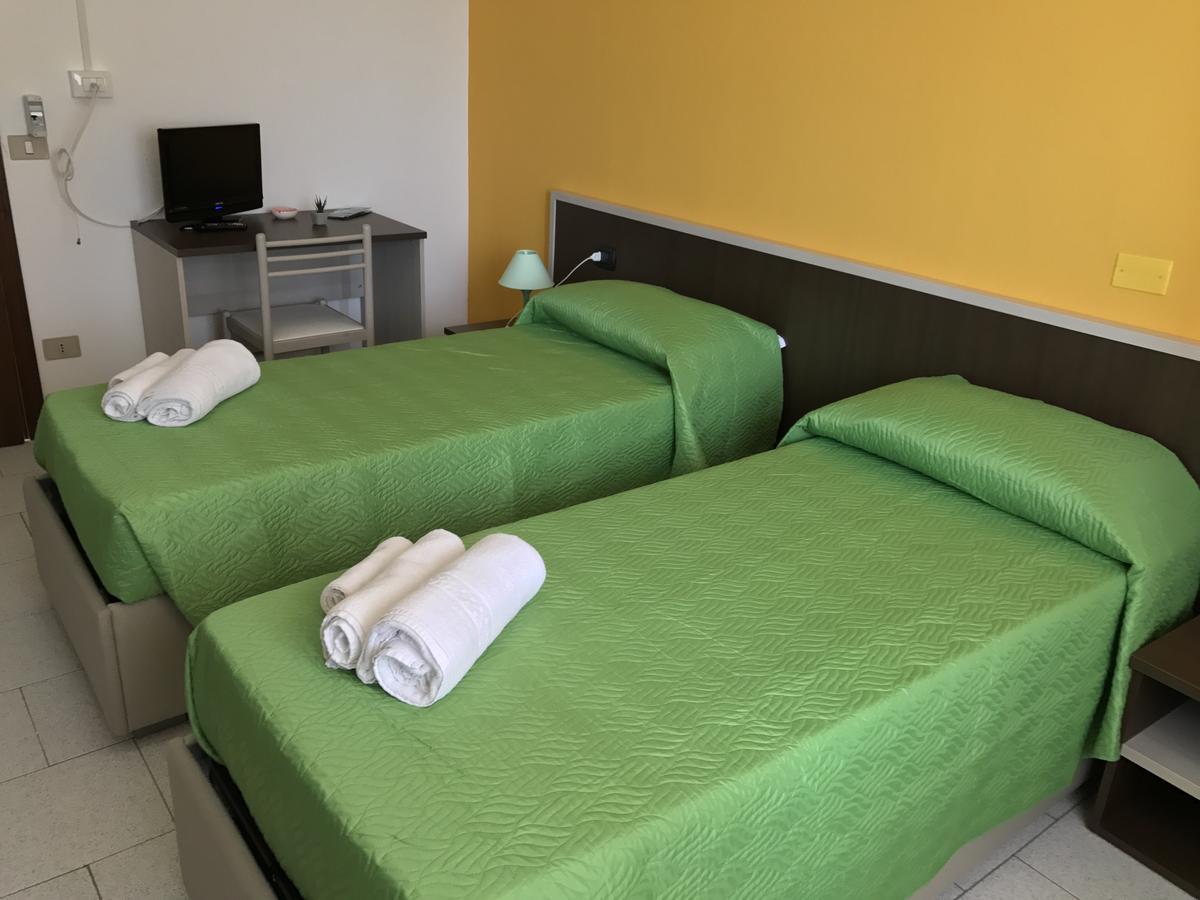 Hotel Marina Badesi Eksteriør billede